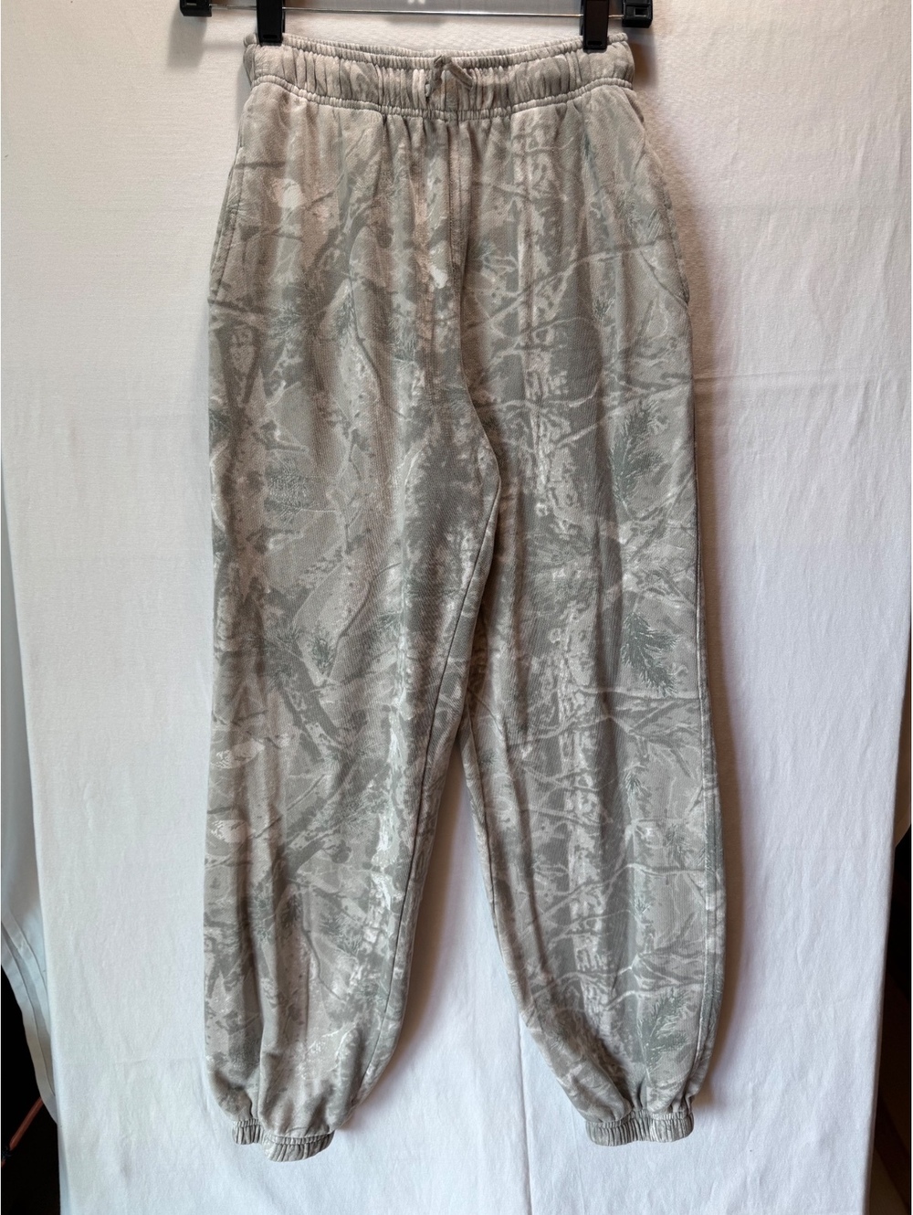 Gilded Intent Women's XS Beige Camo Jogger Sweatpants